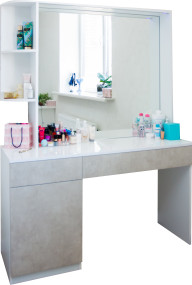 Туалетный столик Туалетный столик