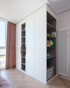 Детский встроенный распашной шкаф  Детский встроенный распашной шкаф