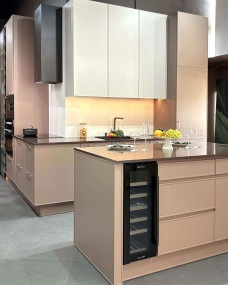 Угловая кухня с островом Угловая кухня с островом