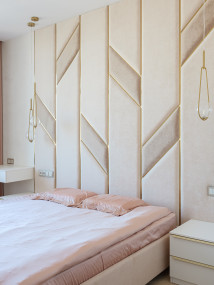 Мягкая стеновая панель с металлическими вставками  Мягкая стеновая панель с металлическими вставками