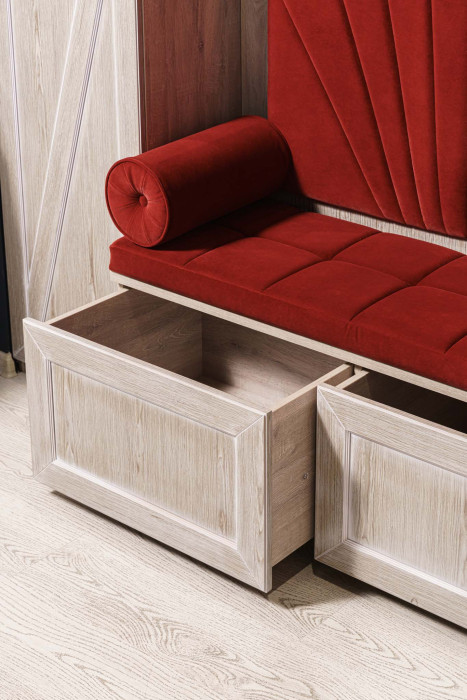 Прихожая из шпона с мягким элементом Прихожая из шпона с мягким элементом