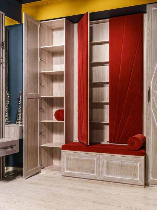 Прихожая из шпона с мягким элементом Прихожая из шпона с мягким элементом